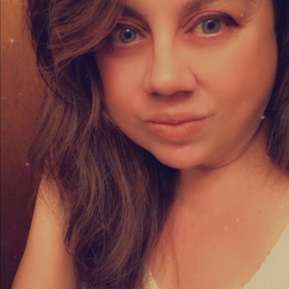 Meet your Posher, Nadine - Picture 1 of 6